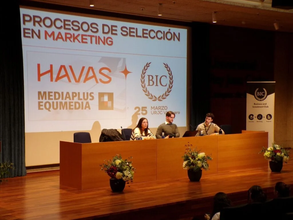Fotografía de Impacta en tu Entrevista de Marketing
