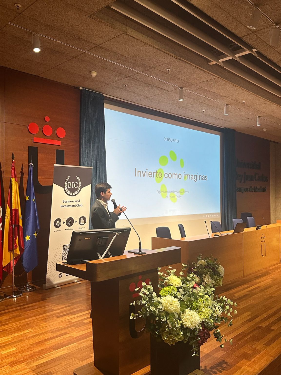 Ponente durante Investor Fest 2026 en el campus de Vicálvaro